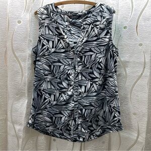 Tango Mango Sleeveless Top Women Large Black White Leaf Print Excellent V-Neck
